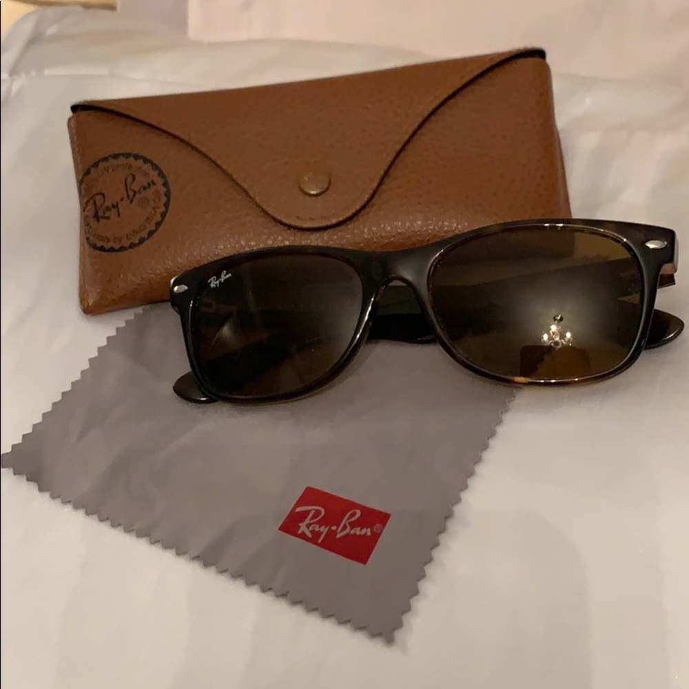 Ray-Ban New Wayfarer Classic Sunglasses